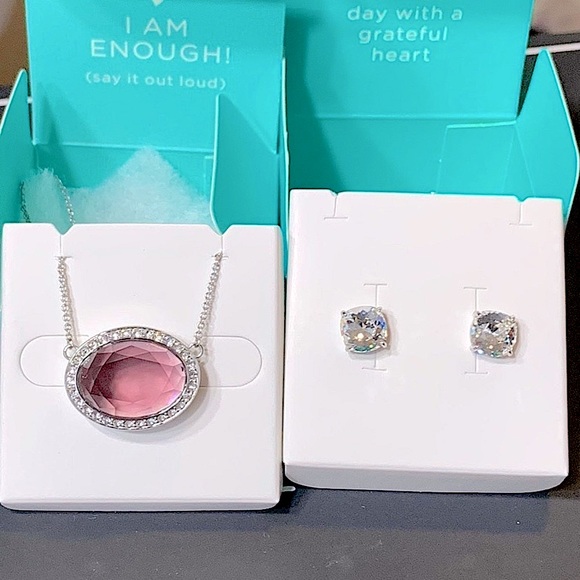 Origami Owl Amethyst Prism Oval Living Locket & Mini Clara Stud Earrings Set - Picture 2 of 12